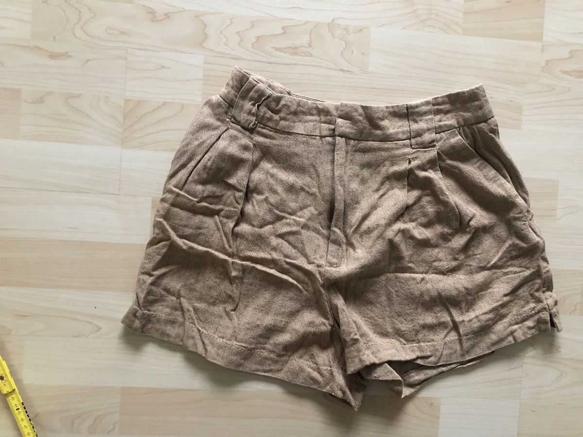 Stradivarius Hosen: Shorts Gr. 40 Beige/sand Stradivarius Damen – Gebraucht aus Münchenbuchsee von ryros