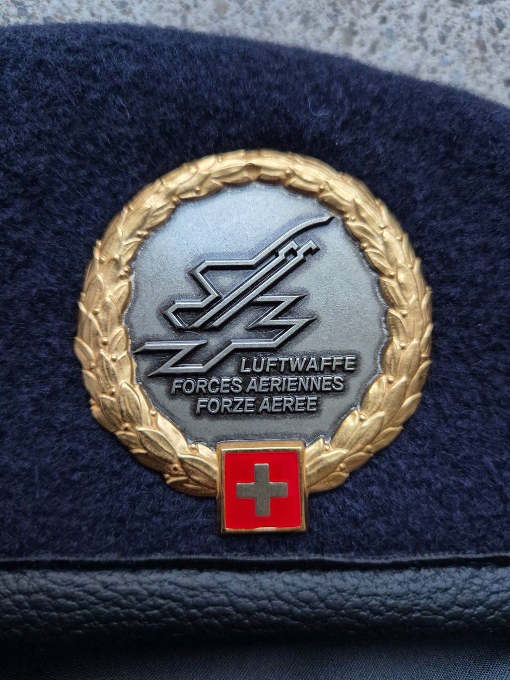 Schweizer Armee Placchette & Badge: *** Peret Luftwaffe Offizier grösse 60/61 *** – Nuovo (secondo la descrizione) da Riedholz venduto da fr_sIruP 1