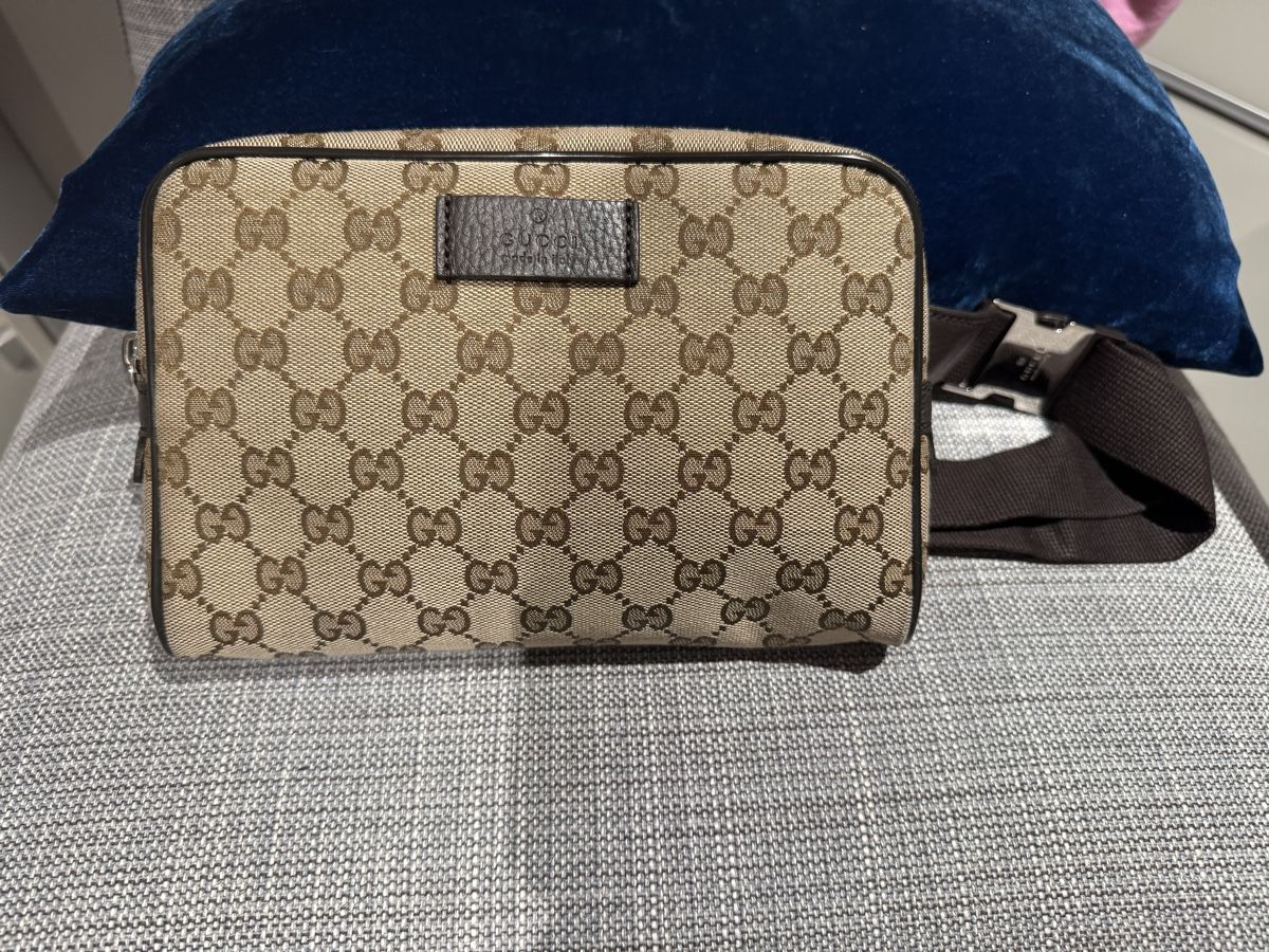 Gucci Taschen: Gucci Banane / Bauchtasche - authentique – Gebraucht aus La Sarraz von Marina213
