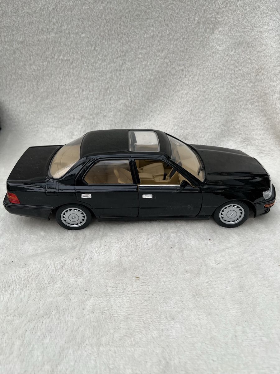 Lexus Modellini d'auto: Lexus LS 400 – Nuovo e nell'imballaggio originale da Oberweningen venduto da mer_2yn9 3