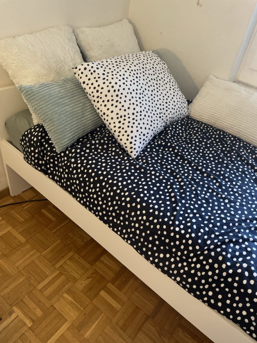 Ikea Letti: Komplett weißes Bett – Nuovo (secondo la descrizione) da Zürich venduto da aym_ls25 1