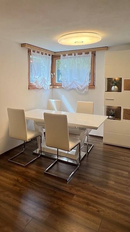 Stühle: Freischwinger Stühle weiss – Gebraucht aus Haldenstein von vny_97
