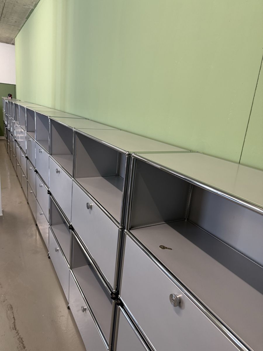 USM Cassettiere: USM Haller Regalsystem Moebel silber/grau, 2x2 Elemente – Usato da Glattbrugg venduto da q-aderdesign