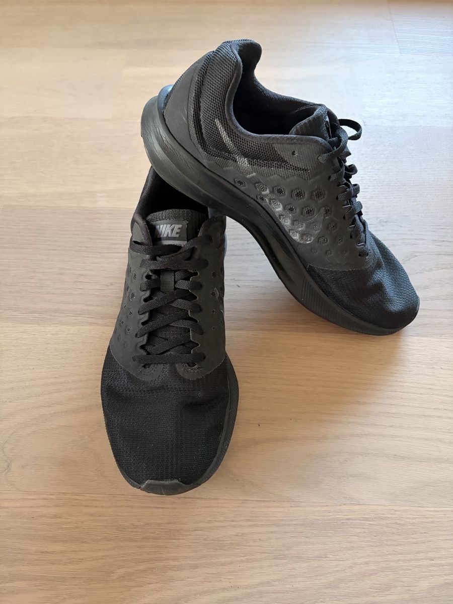 Nike Chaussures femmes: Nike Downshift Ter 7 – D'occasion à Rotkreuz par sab_bas