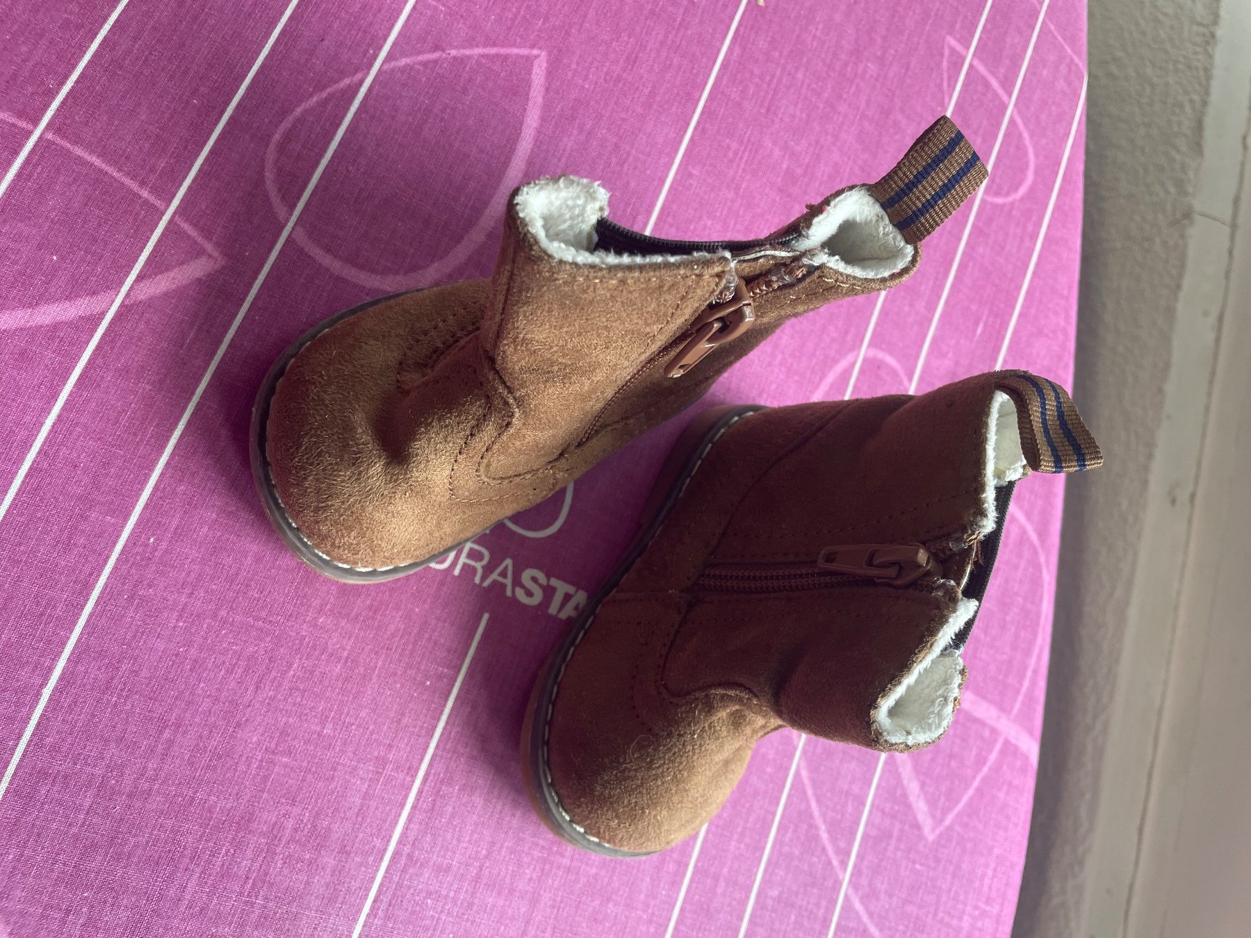 Chaussures garçon: Chaussures bébé lot1 – D'occasion à Les Geneveys-sur-Coffrane par pipocas2009 3