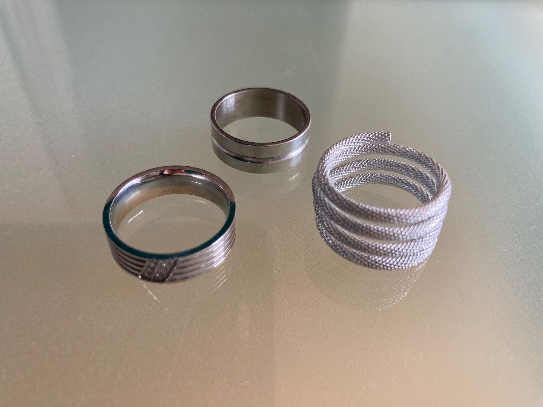 Ringe: Drei Fingerringe, Modeschmuck – Gebraucht aus Samedan von chickenrun01 5