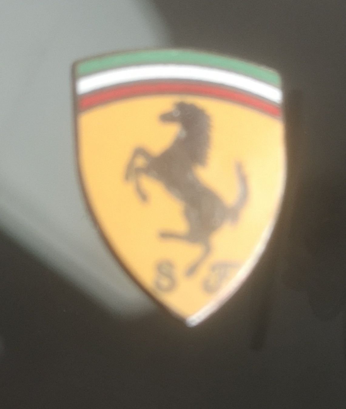 Placchette & Badge: Ferrari pin – Usato da Rubigen venduto da Wbowtie