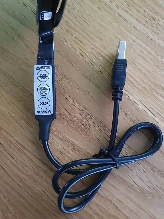 Ghirlande e barre luminose: LED Streifen, USB, farbig, mit Intervallfunktion, 3m – Usato da Brügg BE venduto da brma321 1