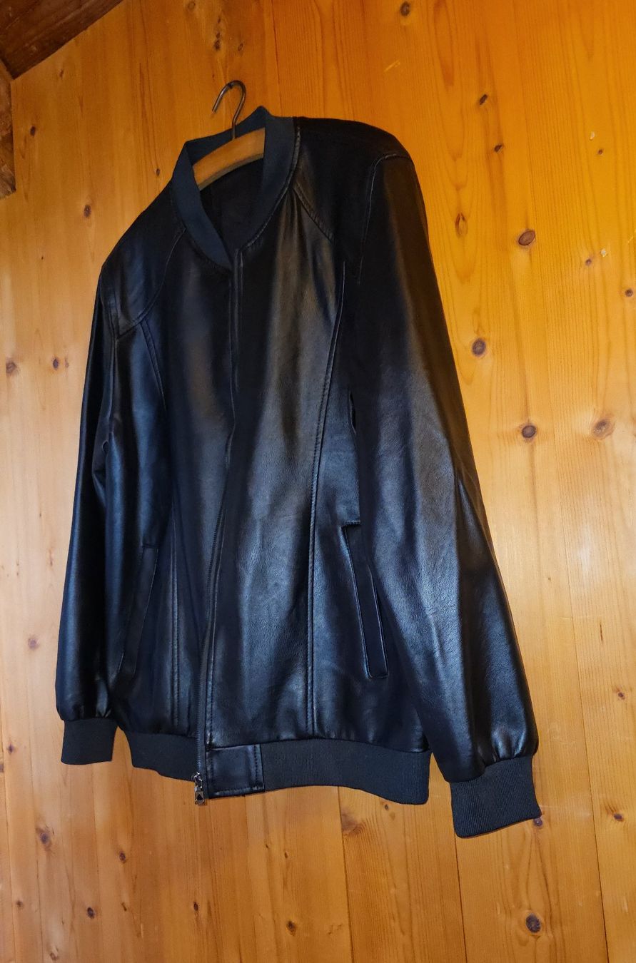 Giacche: Stylische schwarze Bomberjacke – Usato da Wald ZH venduto da swi_lzk6 8