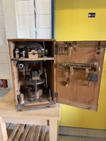 Präzisionsinstrument Theodolit in Holzkiste alt