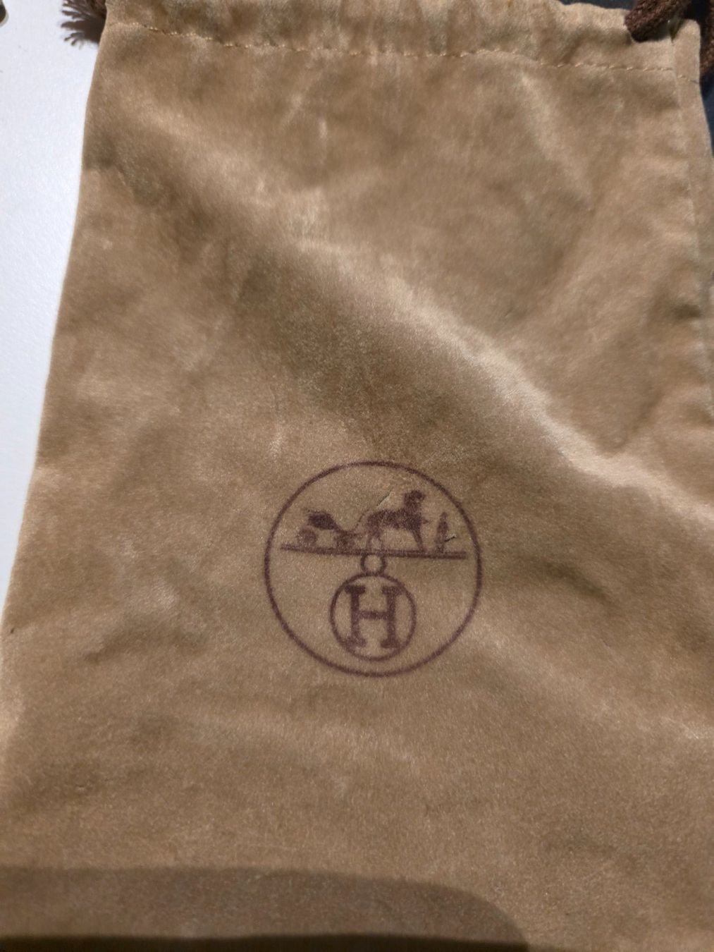 Hermès Autres vêtements & accessoires: Original Hermès Paris - Stoff Samt Beutel - Brillen Etui – D'occasion à Walterswil BE par Lonitti