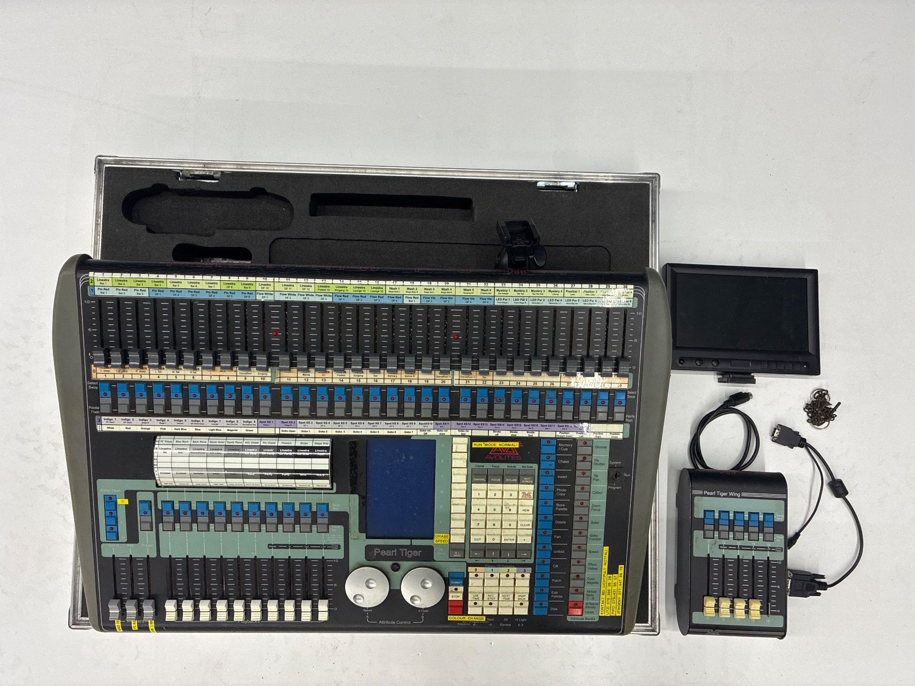 Console di mixaggio: Avolites Pearl Tiger – Usato da Zürich venduto da Boognishh 2