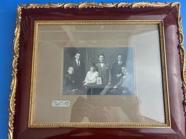 2 gerahmte Familienfotos Zürich um 1900
