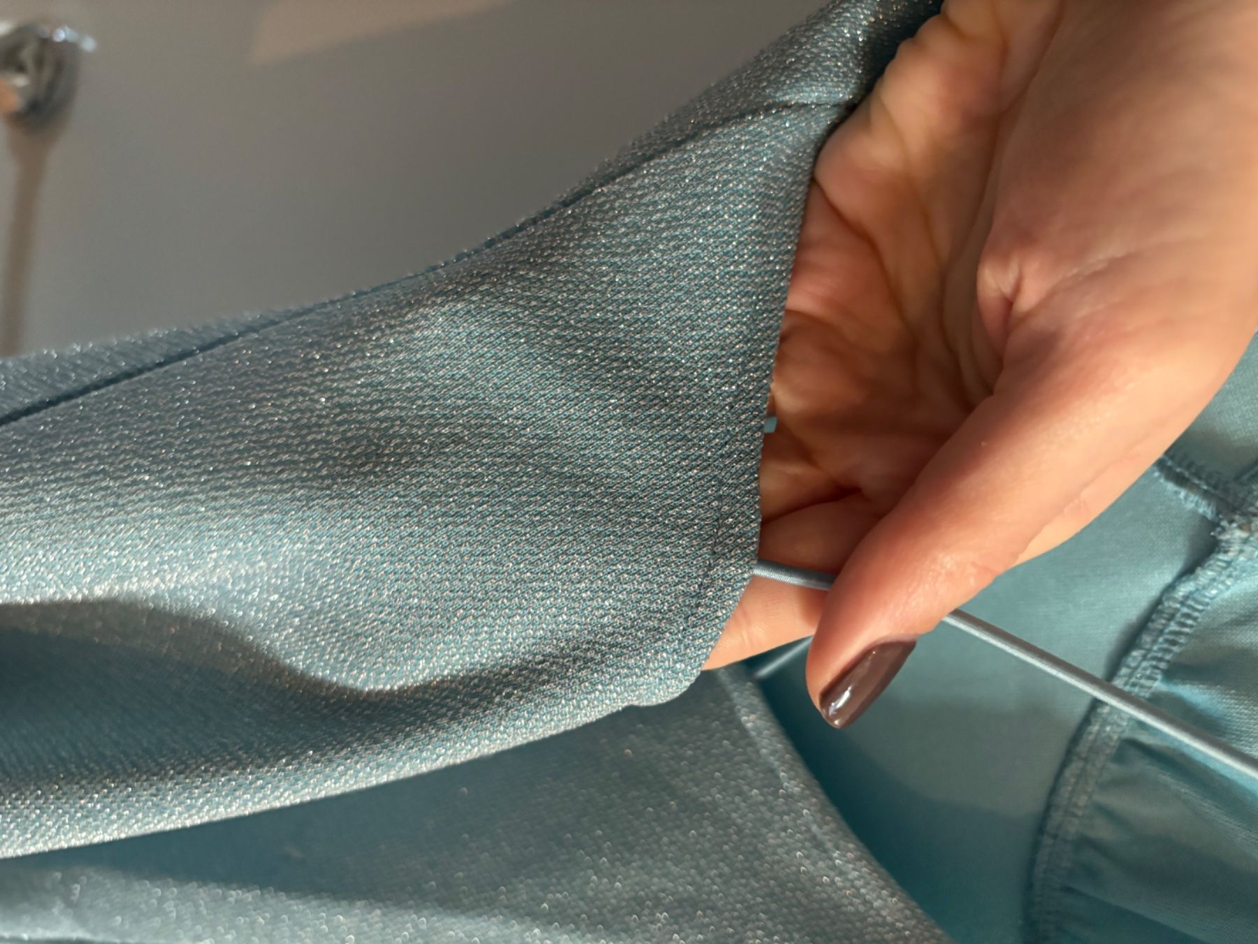 H&M Kleider: Beautiful shiny blue dress – Neu (gemäss Beschreibung) aus Genève von Bella_909 2