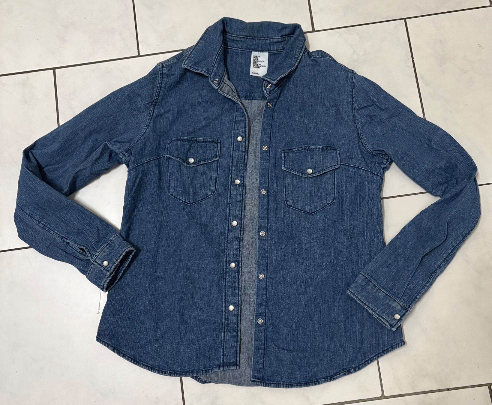 H&M Chemisiers: Jeanshemd – D'occasion à Basel par tif_m2h6 2