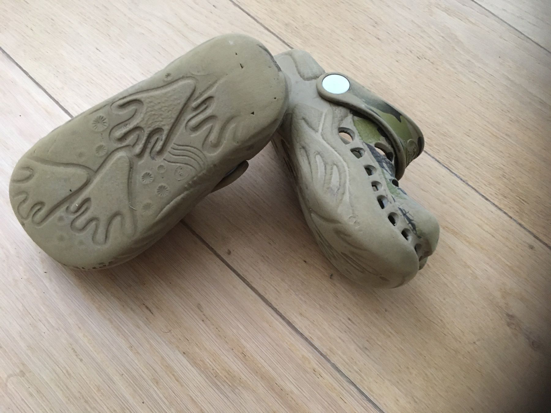 Scarpe per ragazzi: Sommer Crocks/ Sandalen Gr. 22-24 – Usato da Gächlingen venduto da Tara_devi 2