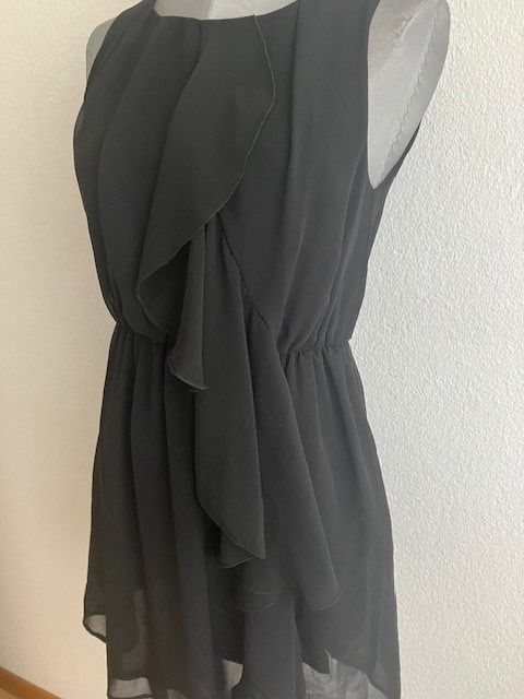 H&M Kleider: Robe H&M T 36 – Gebraucht aus Gampelen von Mari60 1