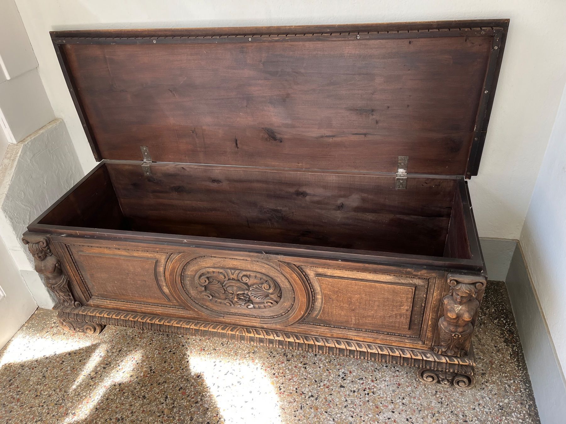 Cassapanche: Antike Holztruhe – Usato da Bern venduto da christinewyss
