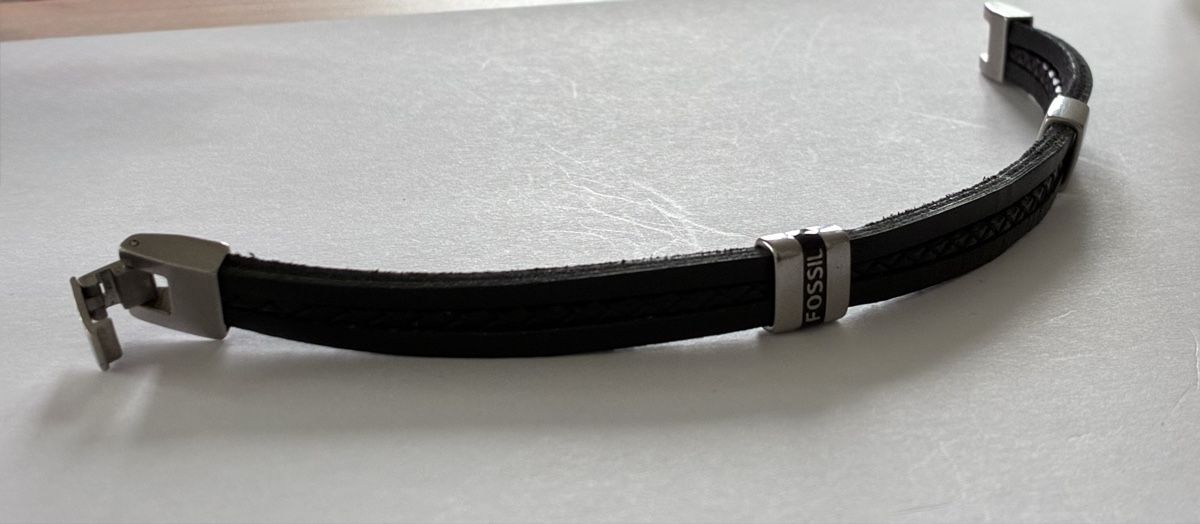 Fossil Bracciali & Braccialetti: Fossil black leather bracelet black, adjustable length – Usato da Basel venduto da cat_sq5m 2