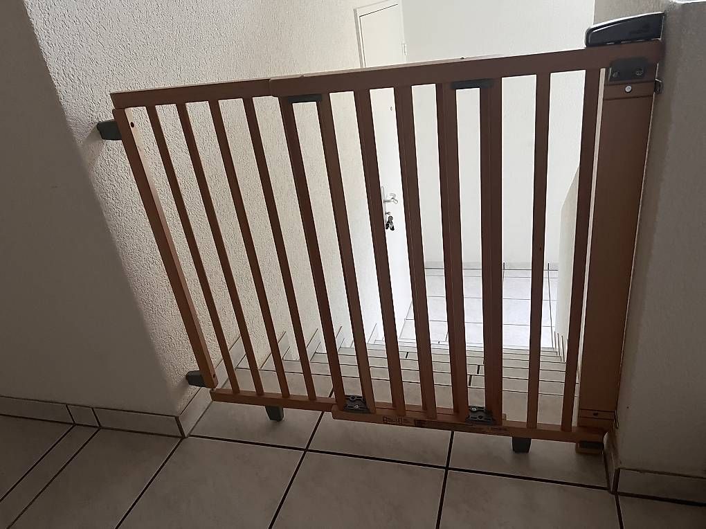 Tutto per la sicurezza: Holz-Treppenschutzgitter, Top Zustand! – Usato da Langendorf venduto da TimeLii