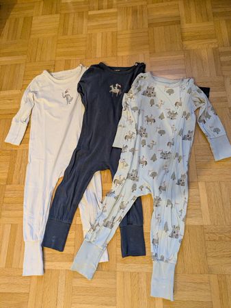 3er Set Baby Schlafanzüge, Ritter Motive, Grösse 98/104