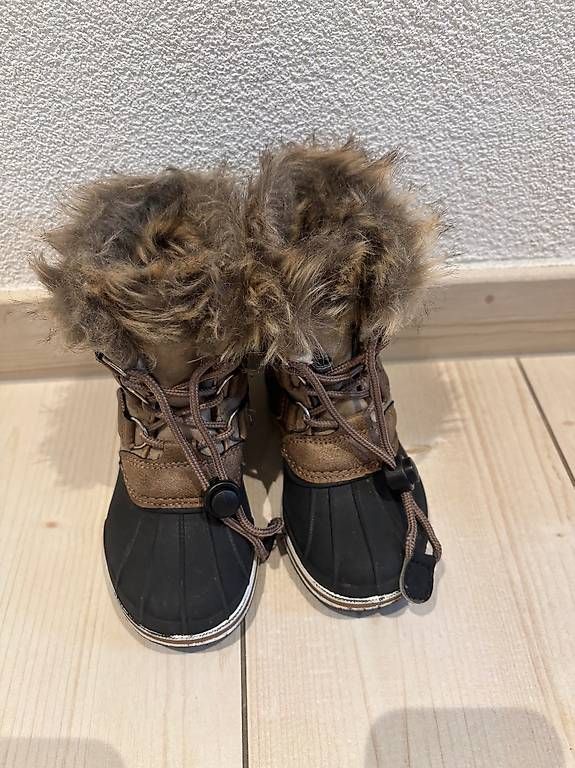 Scarpe per ragazzi: Bottes de neige, taille 25 – Usato da Chapelle-s-Moudon venduto da vanesso 1
