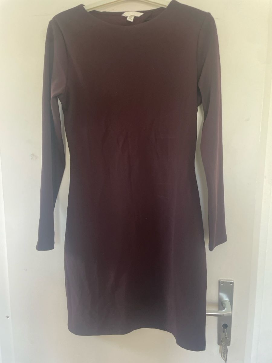 H&M Kleider: Elegantes Kleid – Neu (gemäss Beschreibung) aus Aarau von est_x5vz