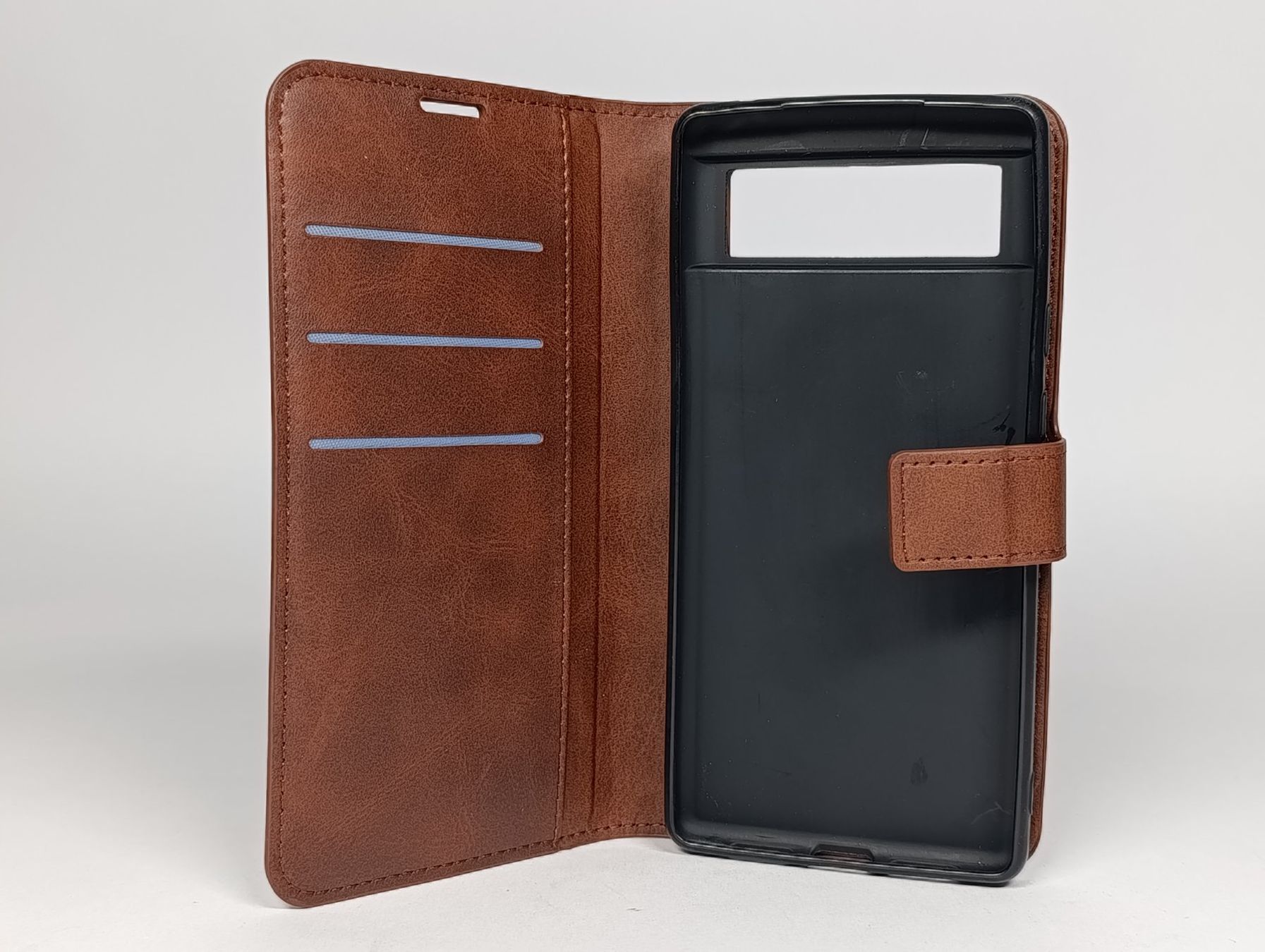Google Cover & Protezioni schermo: Étui en cuir pour smartphone Google Pixel 6 – Nuovo (secondo la descrizione) da Thielle venduto da Plusvalue_Neuchatel