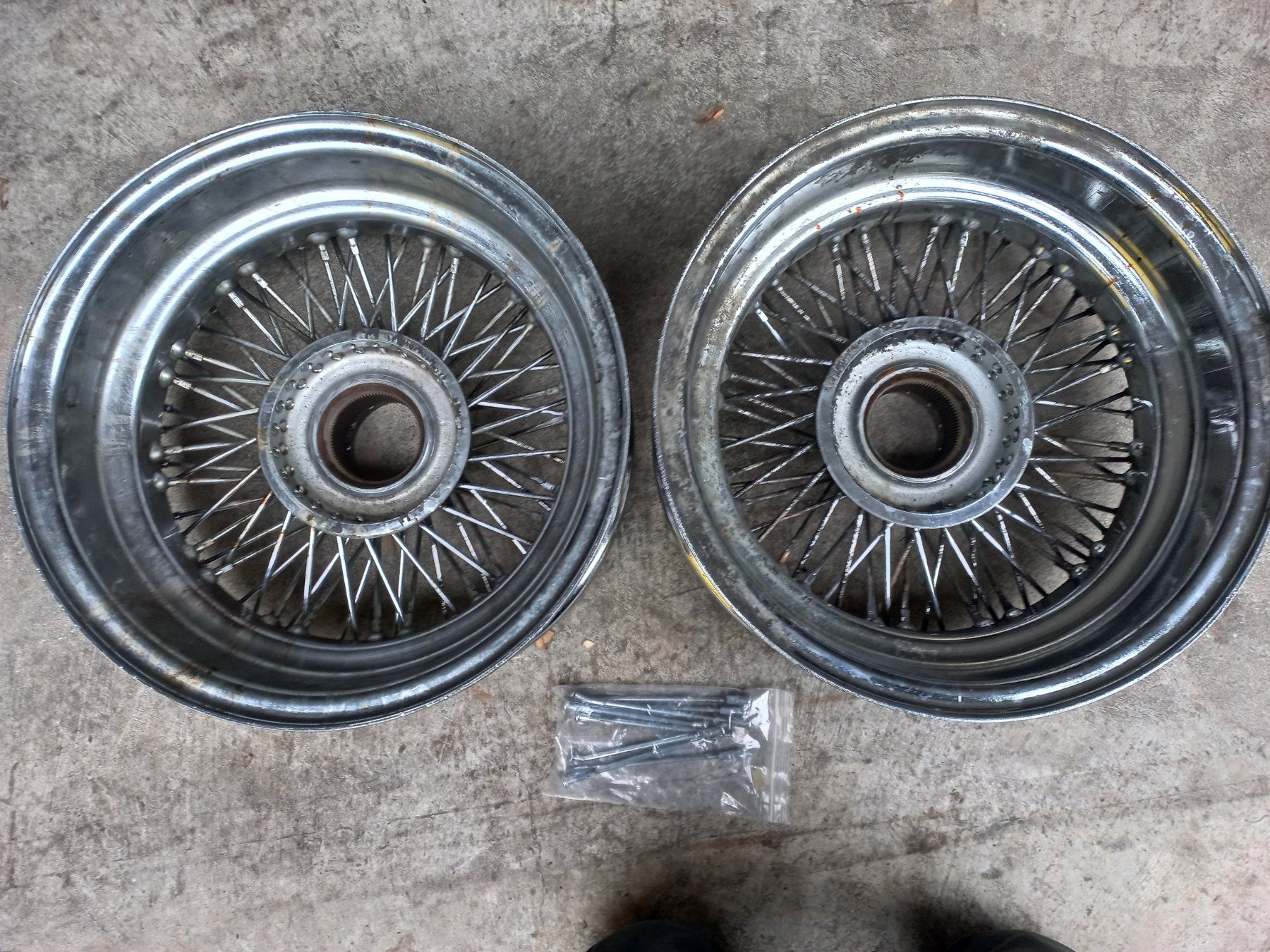Jaguar Cerchioni: 2 Oldtimer 5x15 " Speichenfelgen Verchromt vermutl. Jaguar ? – Usato da CH - DULLIKEN venduto da swissclassicparts 4