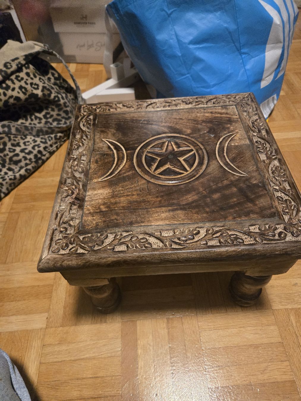 Tutte le decorazioni: Mini Altar Mond aus Holz – Usato da Schönenwerd venduto da vil_5vkk