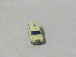 WIKING  MERCEDS 200  AMBULANZ  1:87  H0  UNBESPIELT OHNE ST.