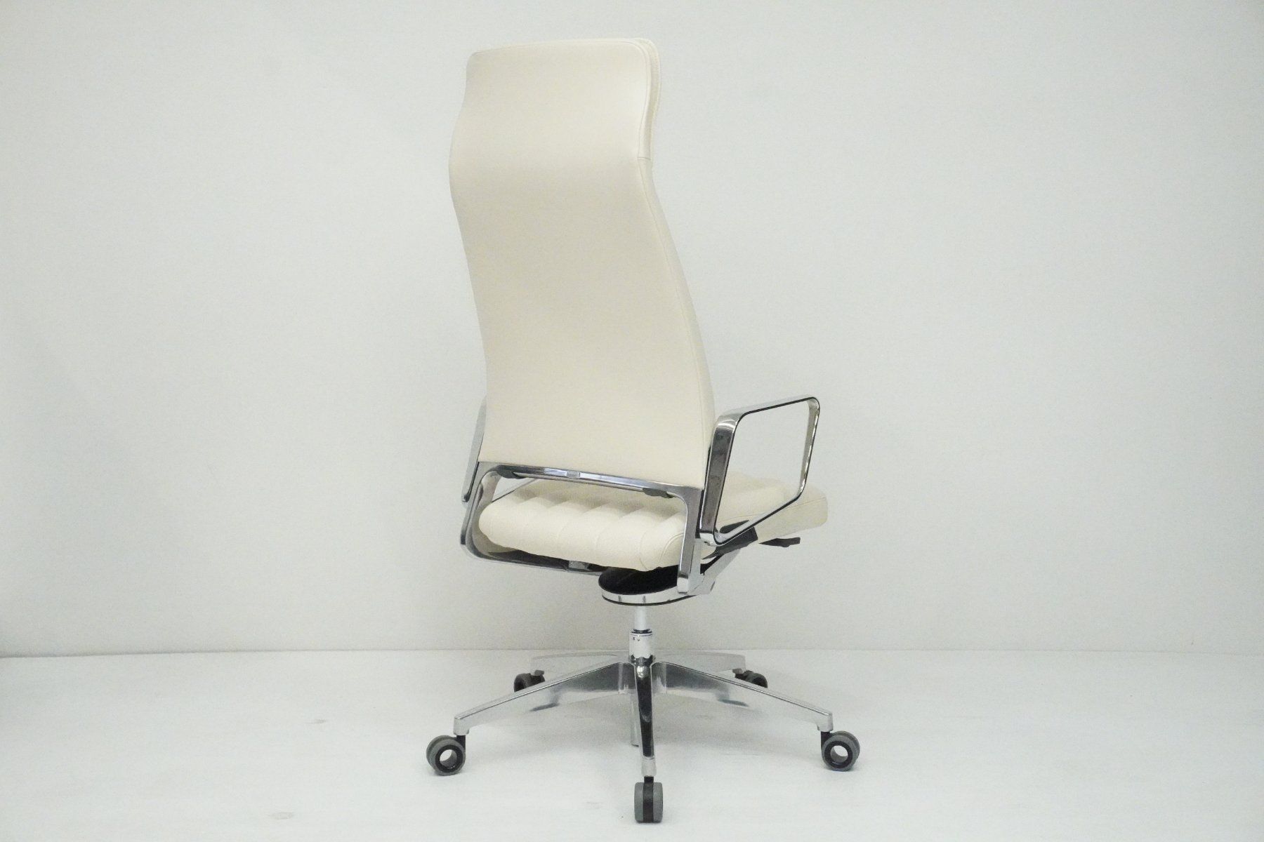 Sedie: Interstuhl VINTAGEis5 Chefsessel Leder UVP CHF 5247 – Usato da Bad Zurzach venduto da QLASSIQ 6
