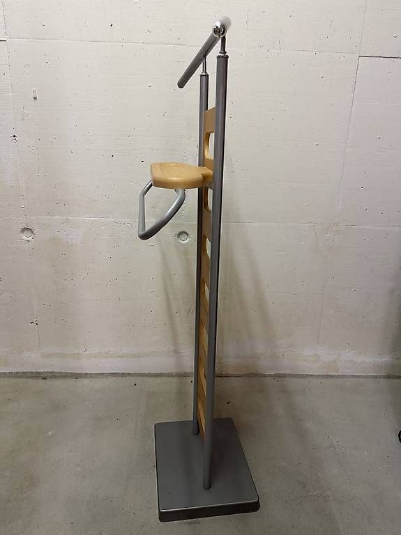 Guardaroba: Herrendiener  Clothes valet stand – Usato da Adlikon b.Regensdf venduto da Tao1603 1