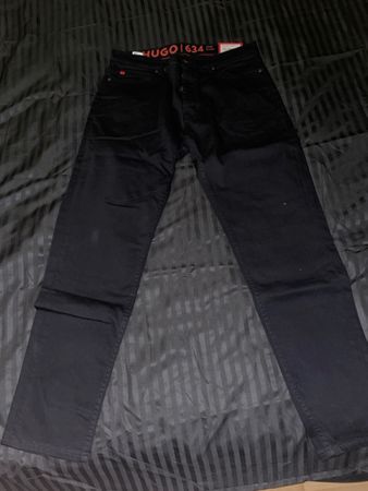 Hugo Boss Tapered-Fit Jeans (Gr. 31/32)