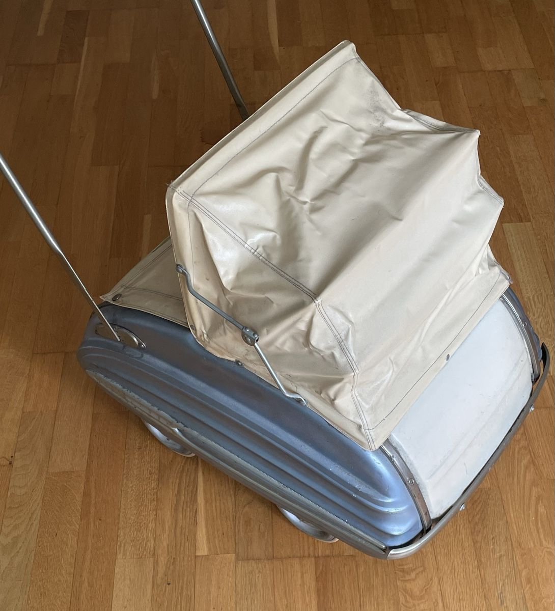 Wisa Gloria Carrozzine per bambole: Wisa Gloria Puppenwagen – Usato da Olten venduto da lumao 1