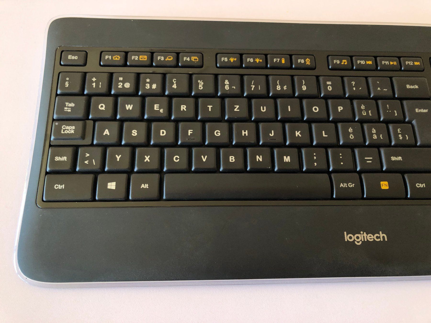 Logitech Claviers: LOGITECH Wireless Illuminated Keyboard K800 + Performance MX – D'occasion à Frauenfeld par -blubber- 2