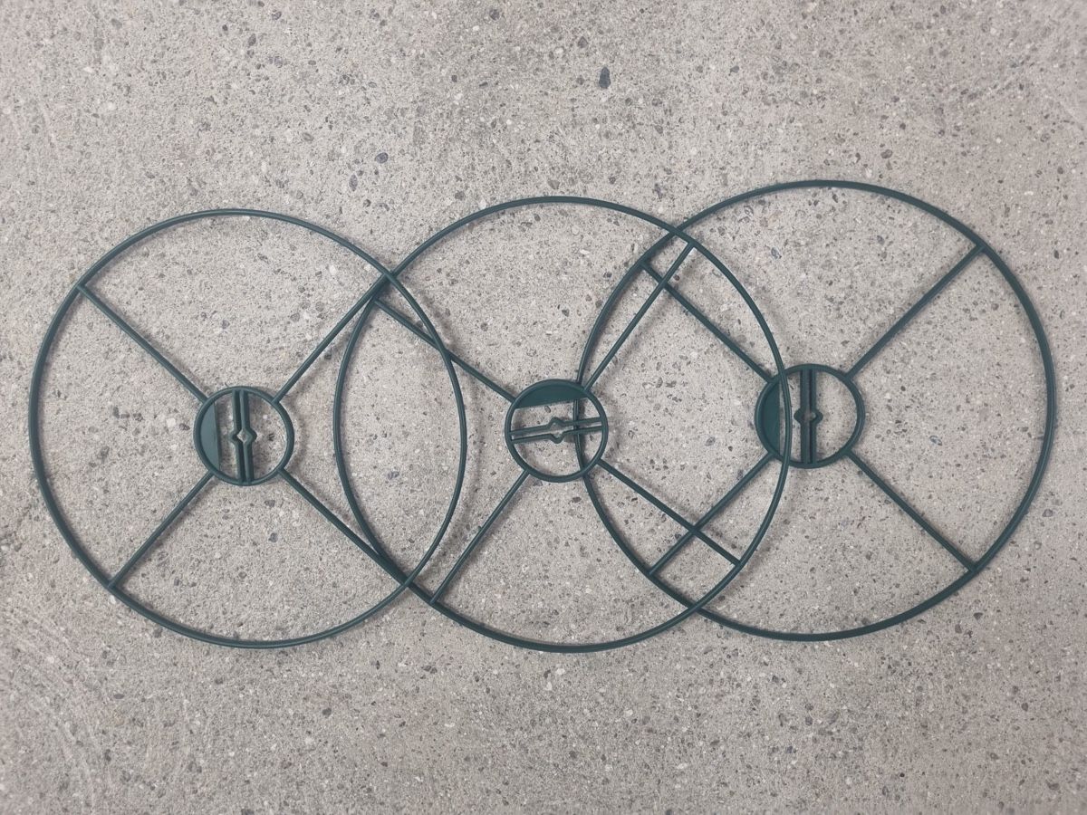 Sonstige Gartendekorationen: 3 Staudenhalter – Neu (gemäss Beschreibung) aus Bern von chr_y8f7