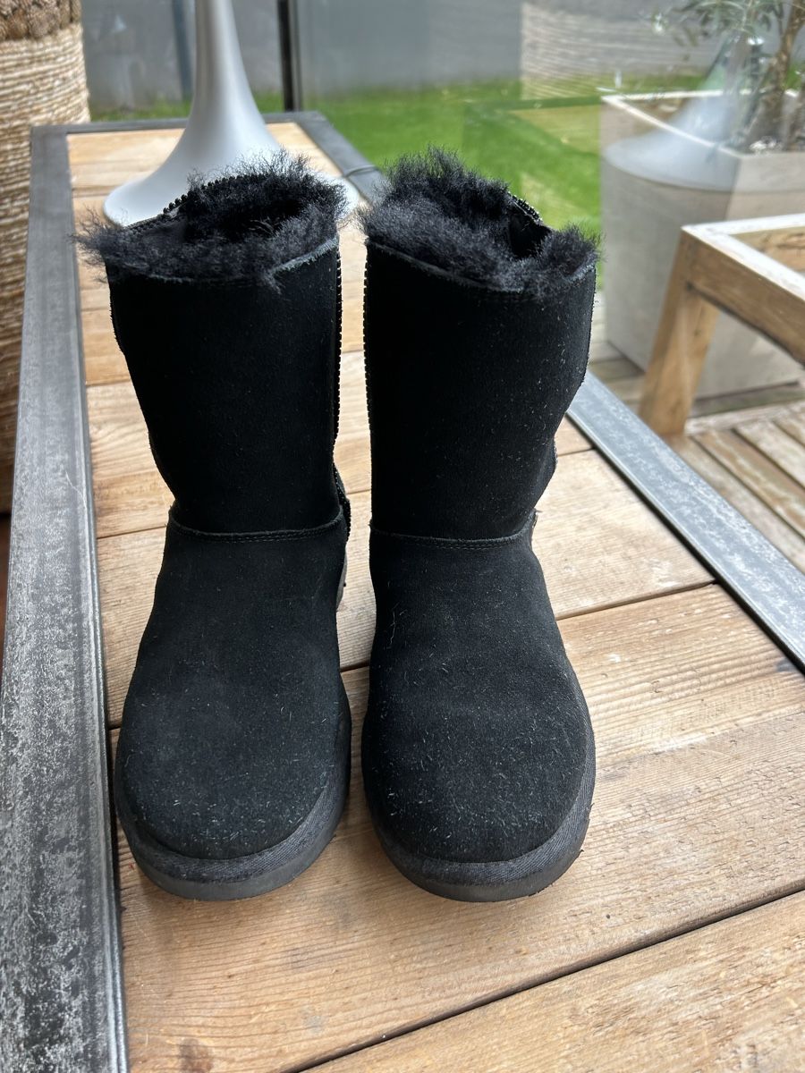 Ugg Chaussures femmes: UGG tolle Winter Boots schwarz Gr. 36 – D'occasion à Wädenswil par miss_kaykay 2