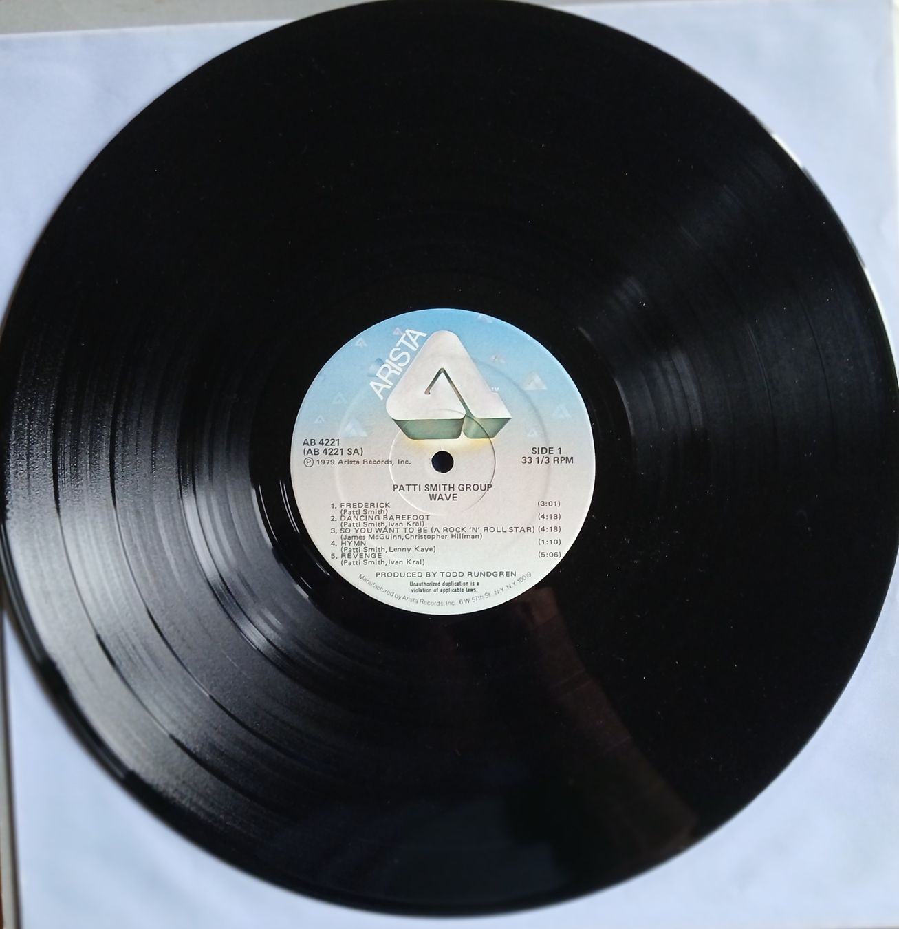 Dischi in vinile: LP - Patti Smith /  Wave  – Usato da Lausanne venduto da Soulbrother 3