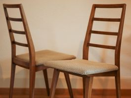 2 restaurierte Vintage-Stühle