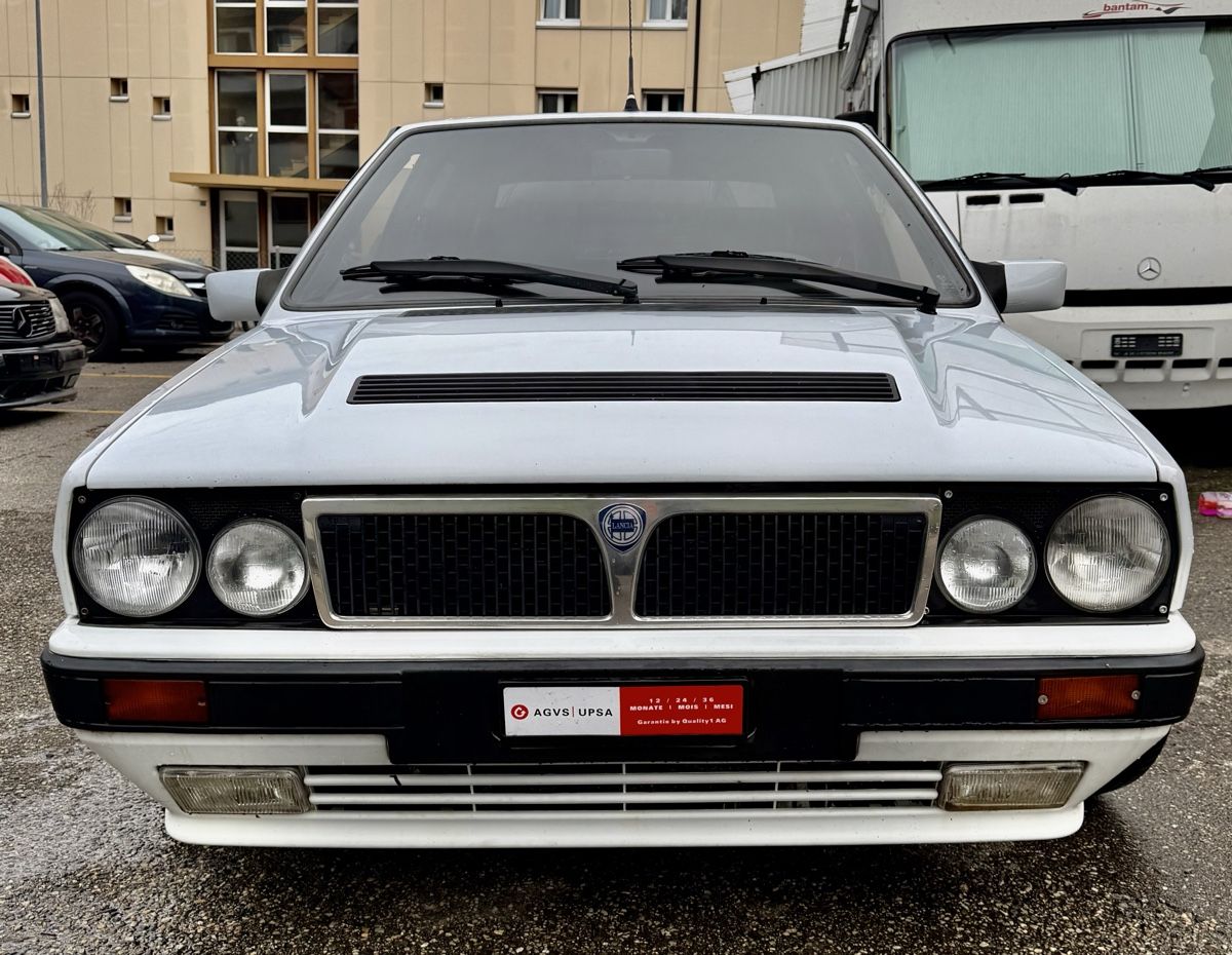 Lancia Autos: Lancia Delta HF Turbo  – D'occasion à Bevaix par Jerome.P