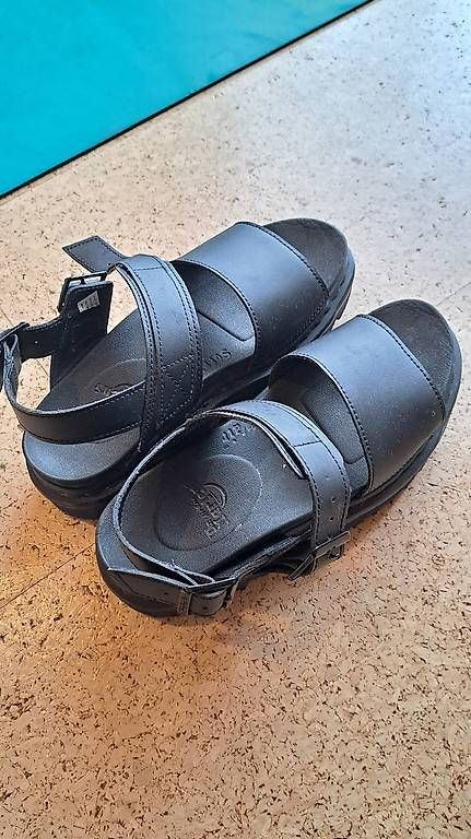 Scarpe da donna: Dr. Martens Sandale, Leder, Gr. 39 – Usato da Wolfwil venduto da Mim015