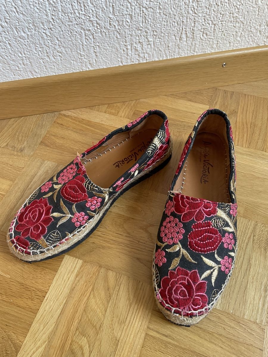 Scarpe da donna: Bestickte Leder-Espadrilles aus Ibiza – Nuovo (secondo la descrizione) da Unterengstringen venduto da TizianaRK
