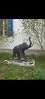 Éléphant de jardin en bronze massif