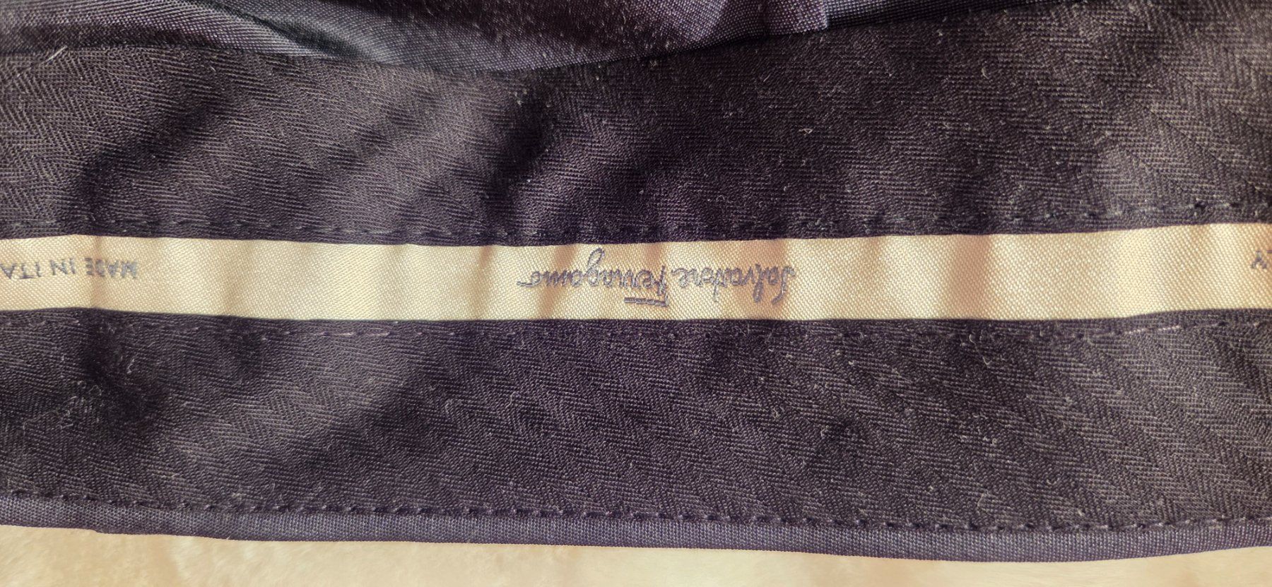 Salvatore Ferragamo Pantaloni: Hose FERRAGAMO Gr. 40 Wolle NEU – Nuovo e nell'imballaggio originale da Wettswil venduto da doe_x6nz 2