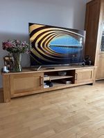 TV Board und Schrank aus Holz