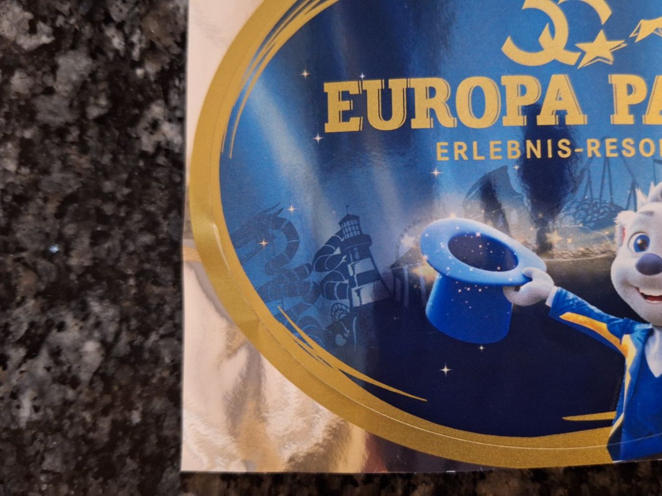 Europa Park Sticker: Autosticker 50 Jahre Europapark – Nuovo (secondo la descrizione) da Lützelflüh-Goldb venduto da bli_f2v9 1