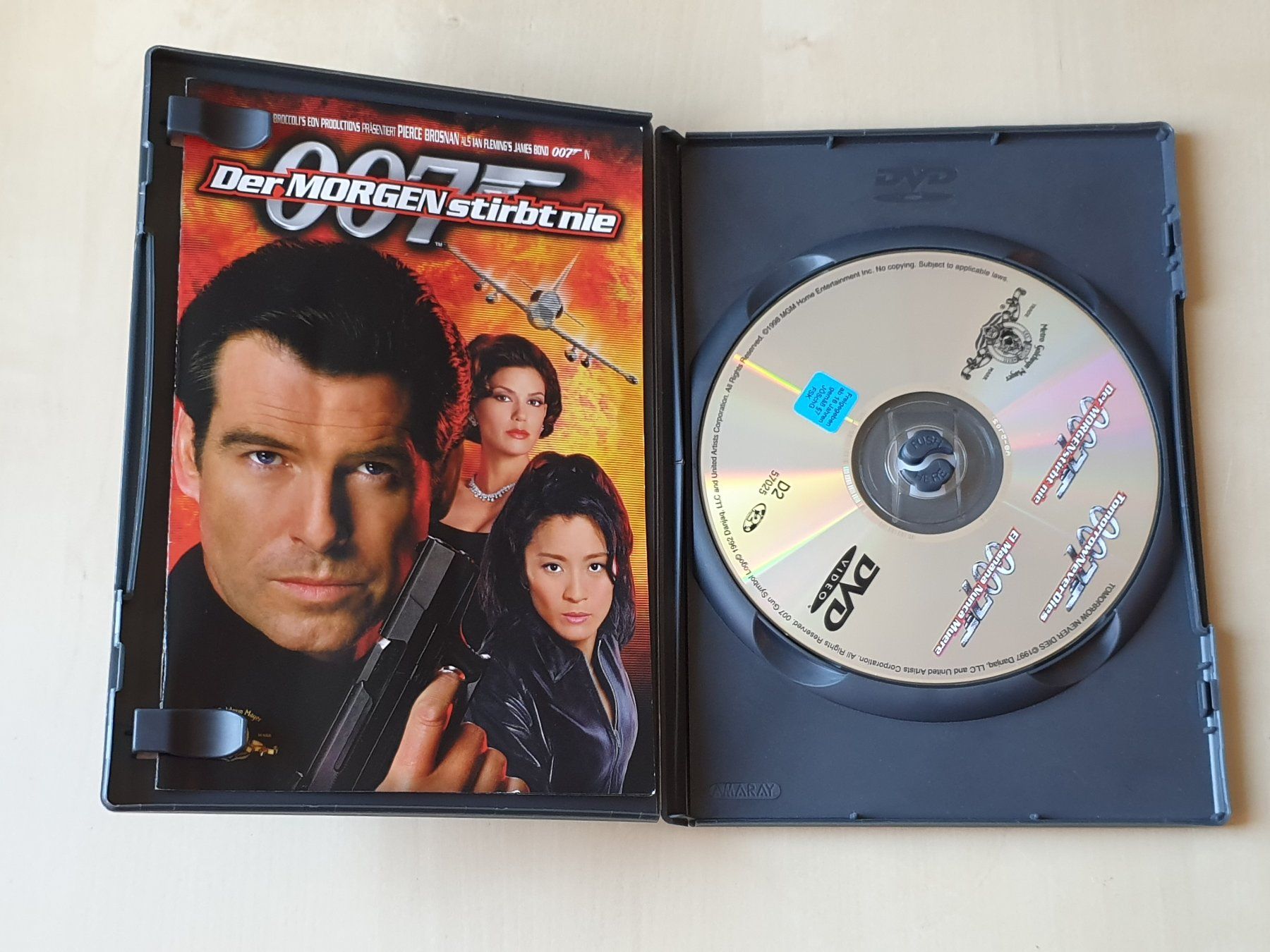 Alle DVDs: 007 der Morgen stirbt nie – Gebraucht aus Stansstad von collectorsshop 2