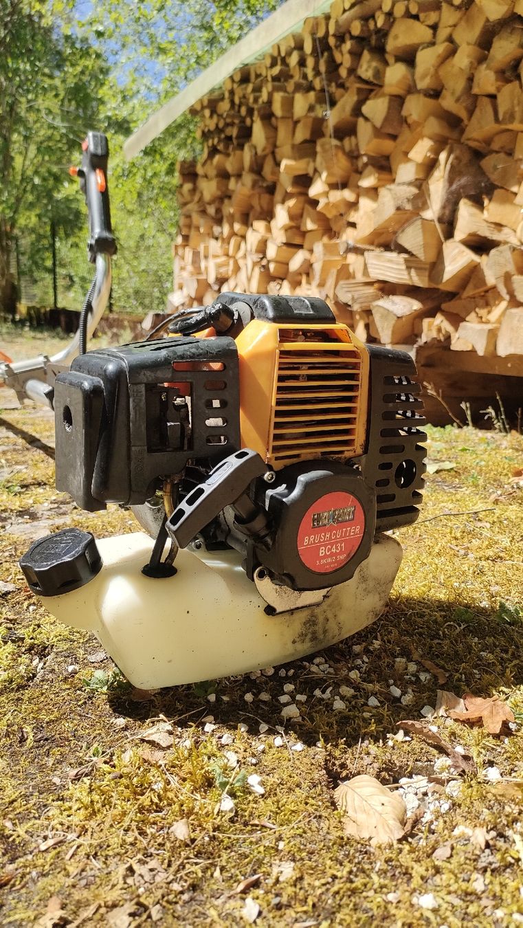 Tutte le macchine: Motorsense Rasentrimer – Usato da Winterthur venduto da Sulai-one 2