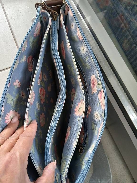 Candy Flowers Taschen für Damen: Candy Flowers Umhängetasche – Neu (gemäss Beschreibung) aus Birsfelden von coccobello03 3